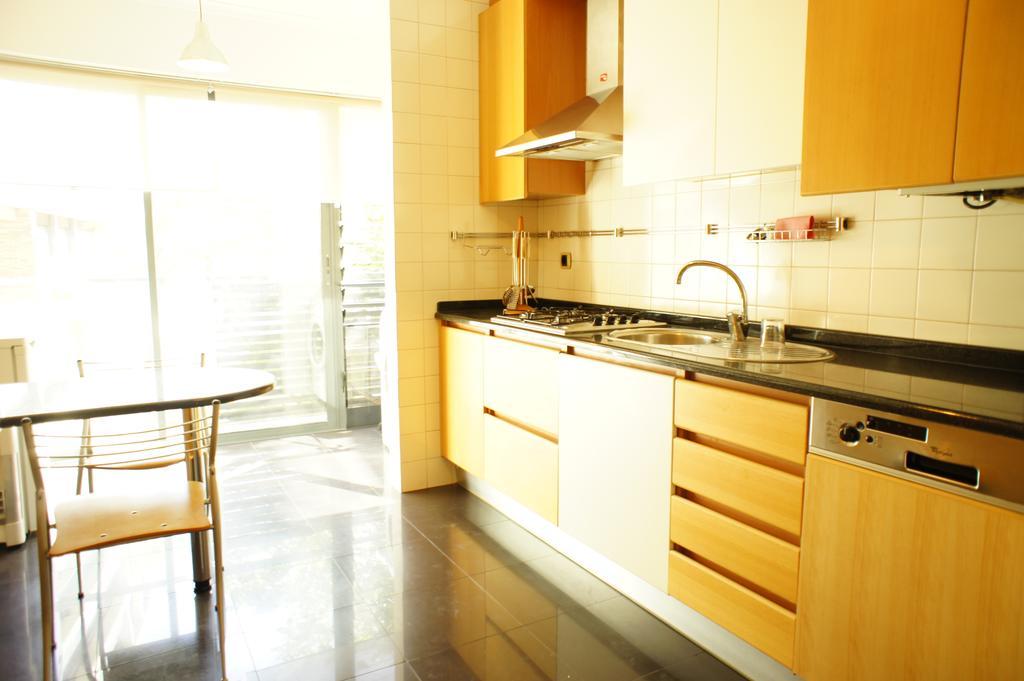 Modern Apartment Near The Bridge Lizbona Zewnętrze zdjęcie